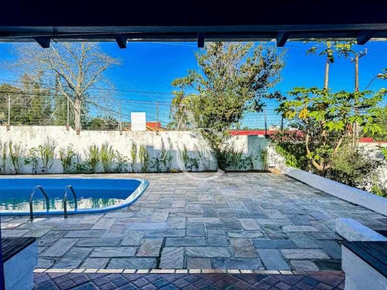 Casa à venda, com piscina, churrasqueira – Canto da Lagoa, Florianópolis/SC.