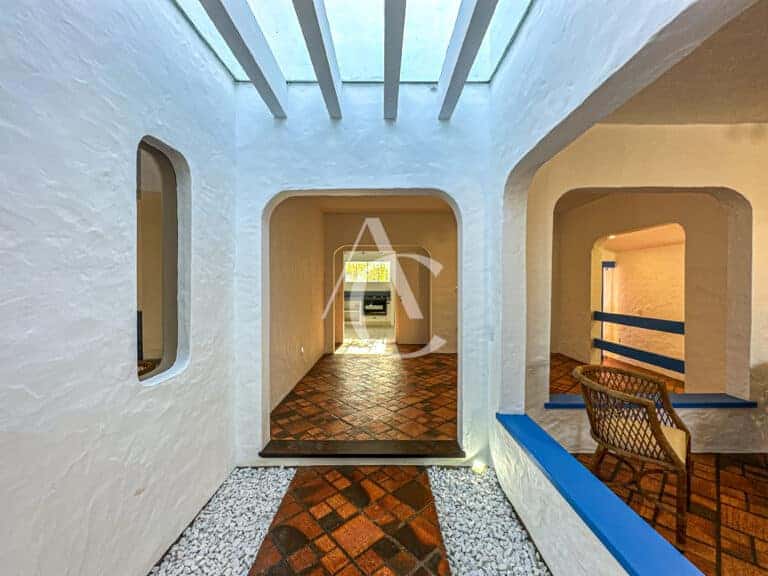 Casa à venda, com piscina, churrasqueira – Canto da Lagoa, Florianópolis/SC.