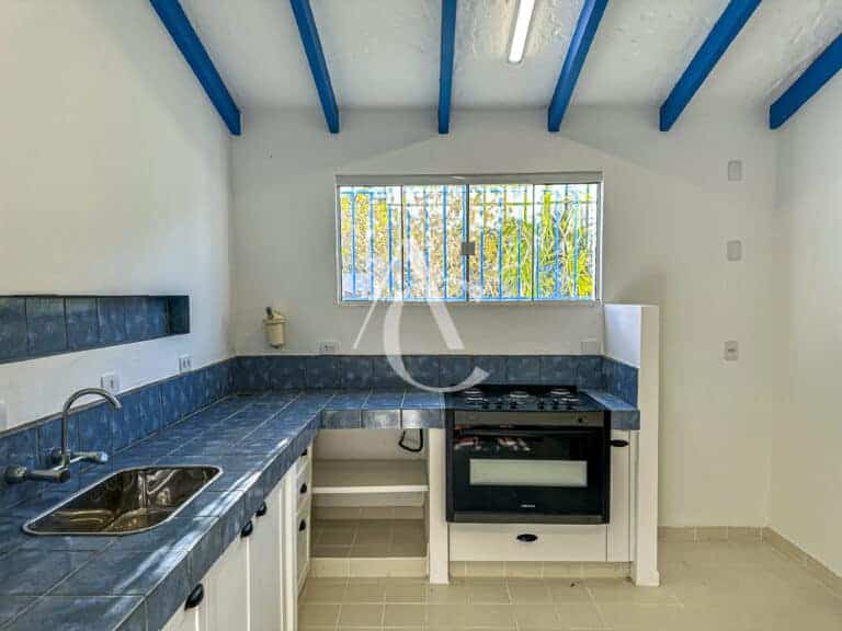 Casa à venda, com piscina, churrasqueira – Canto da Lagoa, Florianópolis/SC.