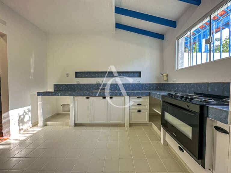 Casa à venda, com piscina, churrasqueira – Canto da Lagoa, Florianópolis/SC.