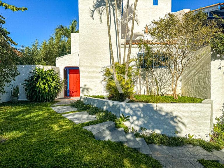 Casa à venda, com piscina, churrasqueira – Canto da Lagoa, Florianópolis/SC.