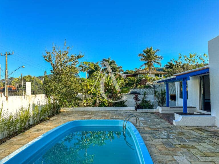 Casa à venda, com piscina, churrasqueira – Canto da Lagoa, Florianópolis/SC.