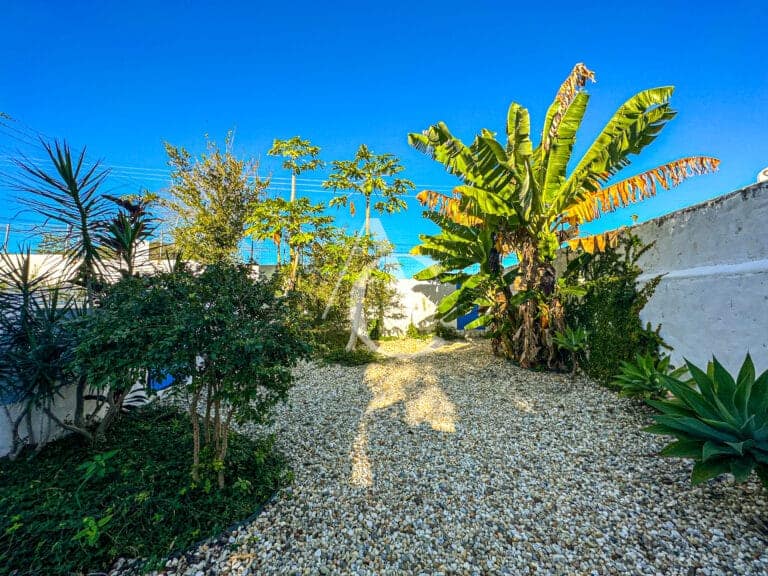 Casa à venda, com piscina, churrasqueira – Canto da Lagoa, Florianópolis/SC.