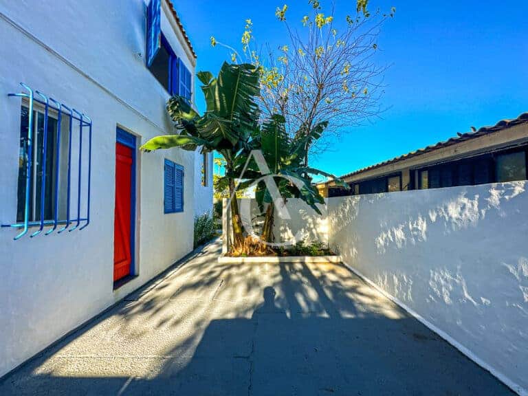 Casa à venda, com piscina, churrasqueira – Canto da Lagoa, Florianópolis/SC.