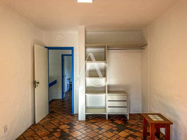 Casa à venda, com piscina, churrasqueira – Canto da Lagoa, Florianópolis/SC.