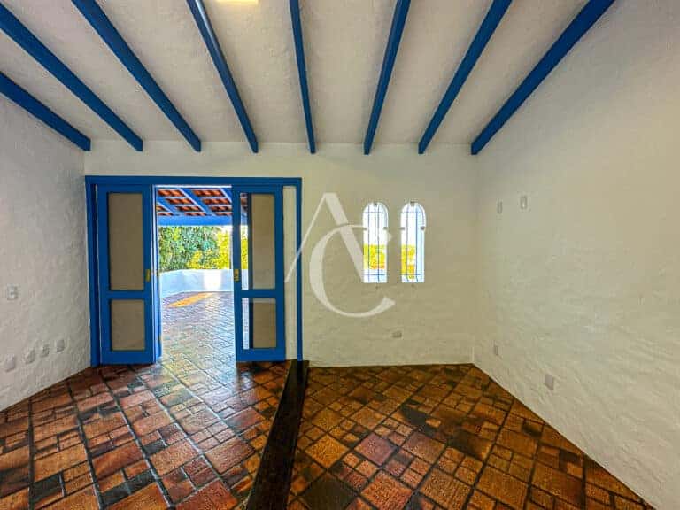 Casa à venda, com piscina, churrasqueira – Canto da Lagoa, Florianópolis/SC.