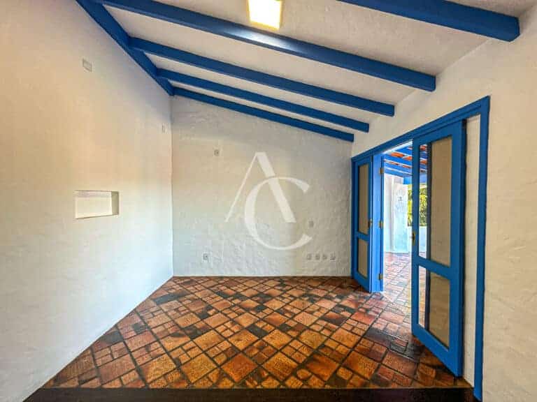 Casa à venda, com piscina, churrasqueira – Canto da Lagoa, Florianópolis/SC.