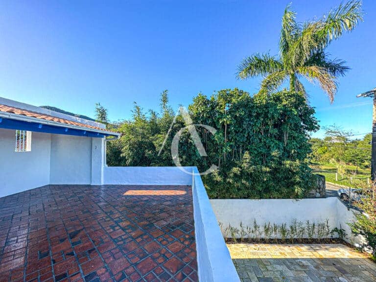 Casa à venda, com piscina, churrasqueira – Canto da Lagoa, Florianópolis/SC.