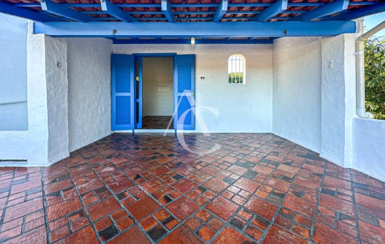 Casa à venda, com piscina, churrasqueira – Canto da Lagoa, Florianópolis/SC.