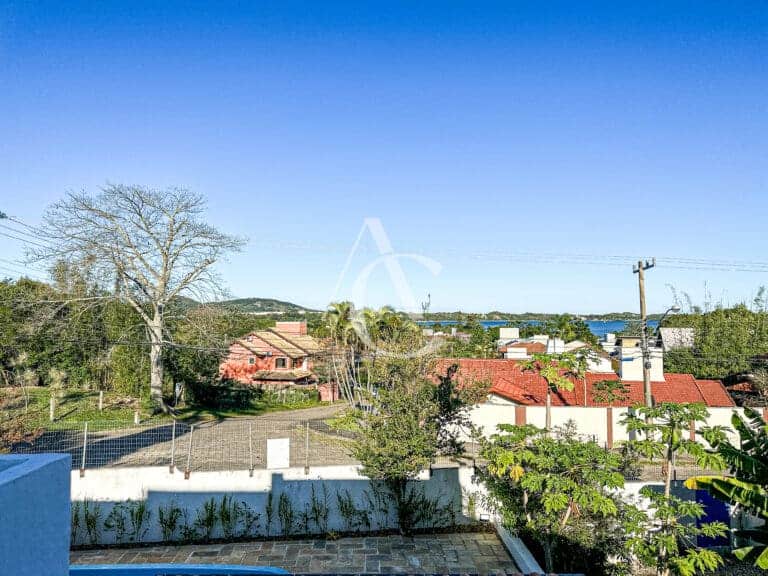 Casa à venda, com piscina, churrasqueira – Canto da Lagoa, Florianópolis/SC.