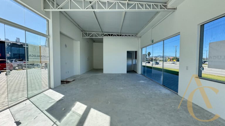 RESERVADO – Loja para alugar – 76,75m² – Campinas – São José,SC.