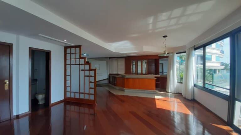 Apartamento para alugar vista mar, 4 quartos sendo 2 suítes, 4 vagas de garagem, piscina – Centro – Florianópolis, SC.