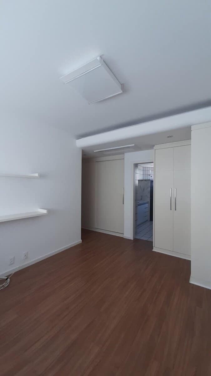 Apartamento para alugar vista mar, 4 quartos sendo 2 suítes, 4 vagas de garagem, piscina – Centro – Florianópolis, SC.