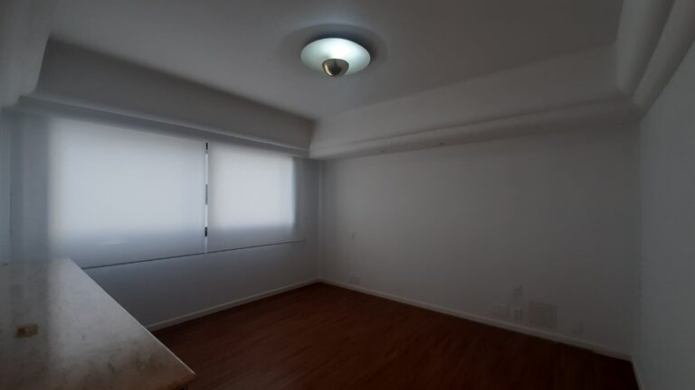 Apartamento para alugar vista mar, 4 quartos sendo 2 suítes, 4 vagas de garagem, piscina – Centro – Florianópolis, SC.