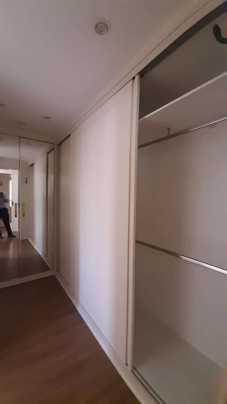 Apartamento para alugar vista mar, 4 quartos sendo 2 suítes, 4 vagas de garagem, piscina – Centro – Florianópolis, SC.