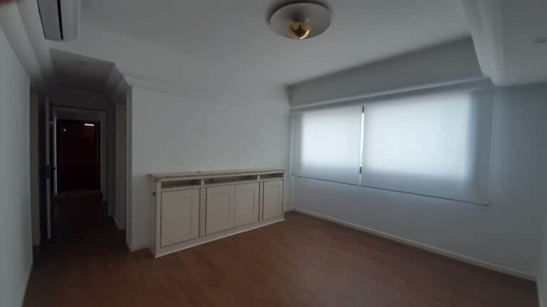 Apartamento para alugar vista mar, 4 quartos sendo 2 suítes, 4 vagas de garagem, piscina – Centro – Florianópolis, SC.
