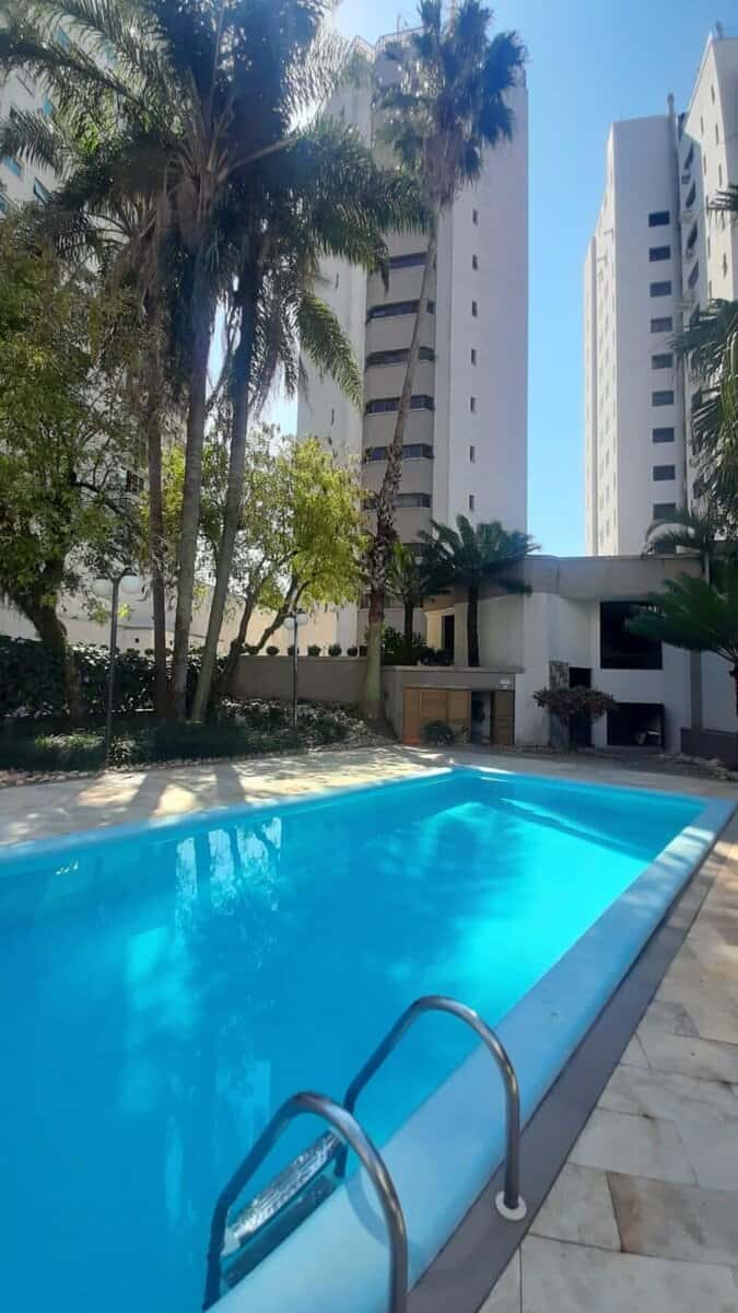Apartamento para alugar vista mar, 4 quartos sendo 2 suítes, 4 vagas de garagem, piscina – Centro – Florianópolis, SC.