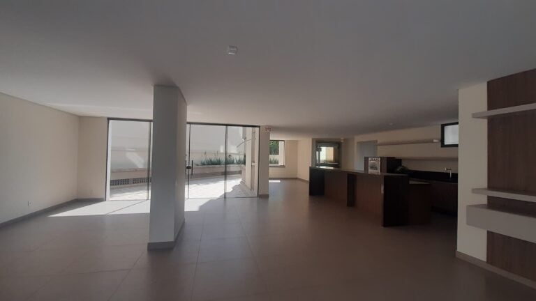 Apartamento para alugar vista mar, 4 quartos sendo 2 suítes, 4 vagas de garagem, piscina – Centro – Florianópolis, SC.