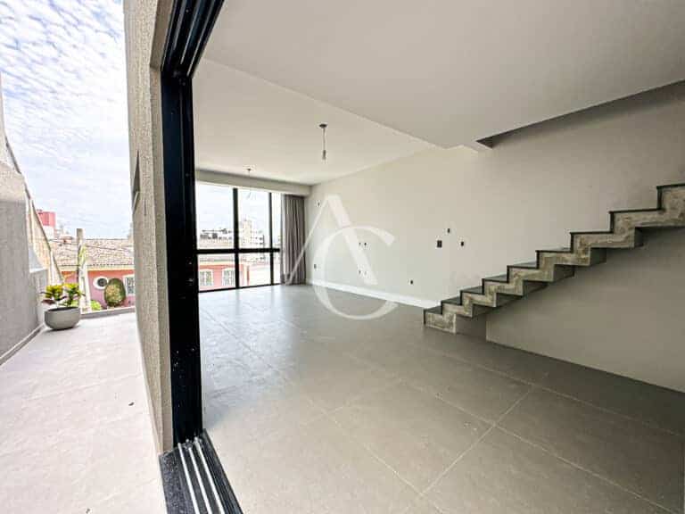 Casa à venda, 3 suítes, piscina, vista mar  – Centro – Florianópolis, SC.