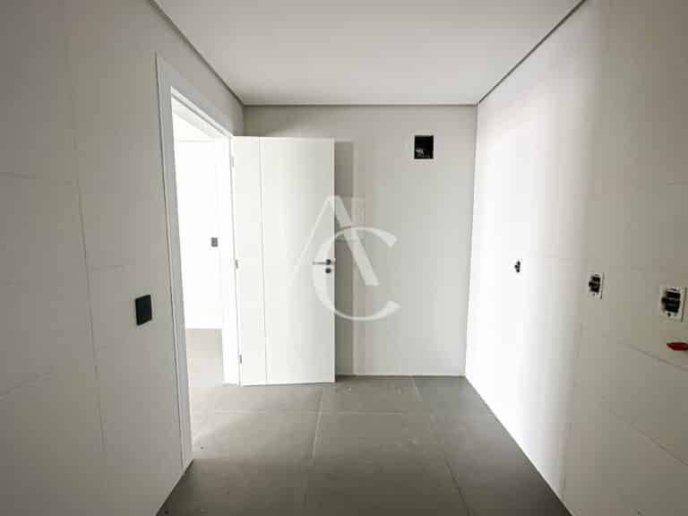 Casa à venda, 3 suítes, piscina, vista mar  – Centro – Florianópolis, SC.