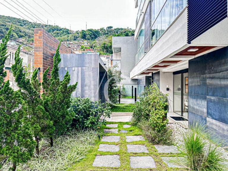 Estudio com sacada à venda – Centro – Florianópolis.