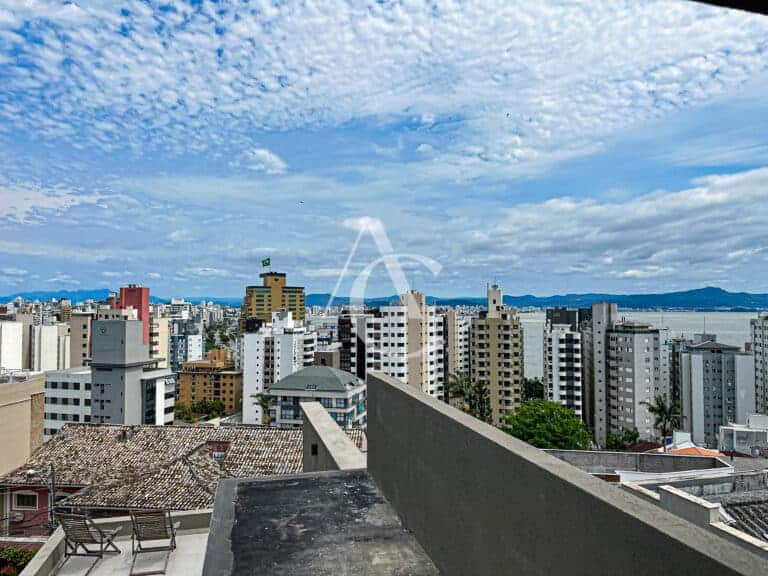 Casa à venda, 3 suítes, piscina, vista mar  – Centro – Florianópolis, SC.
