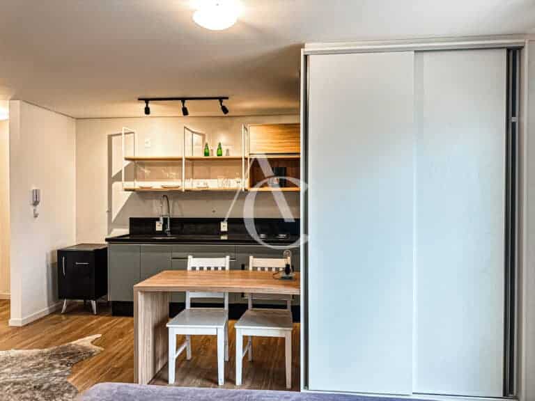 Estudio com sacada à venda – Centro – Florianópolis.