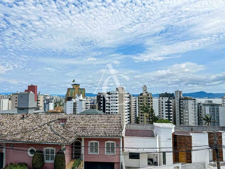 Casa à venda, 3 suítes, piscina, vista mar  – Centro – Florianópolis, SC.