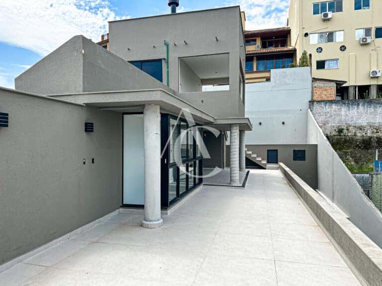 Casa à venda, 3 suítes, piscina, vista mar  – Centro – Florianópolis, SC.