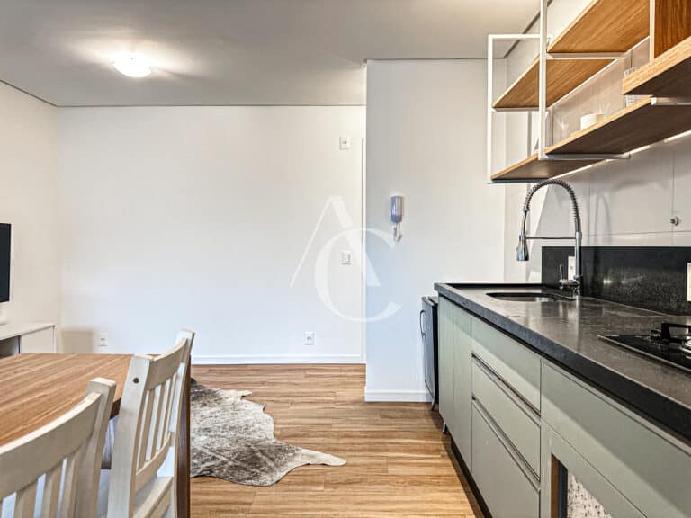 Estudio com sacada à venda – Centro – Florianópolis.