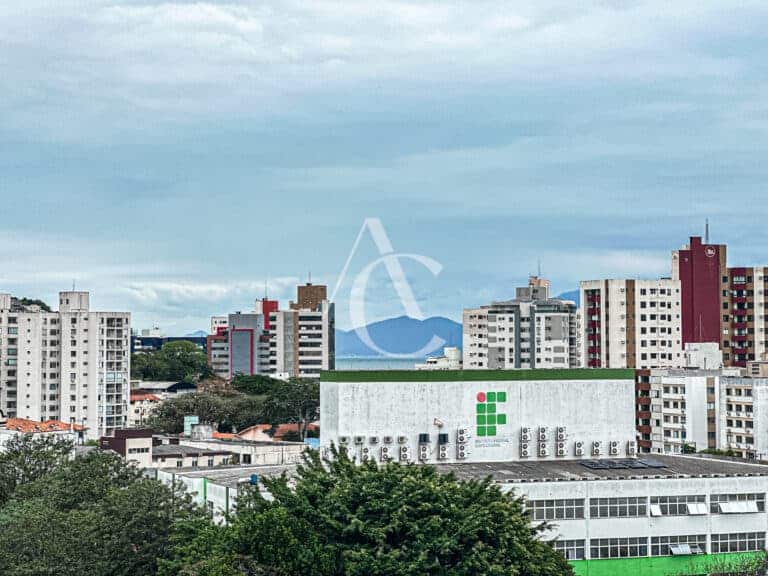 Estudio com sacada à venda – Centro – Florianópolis.