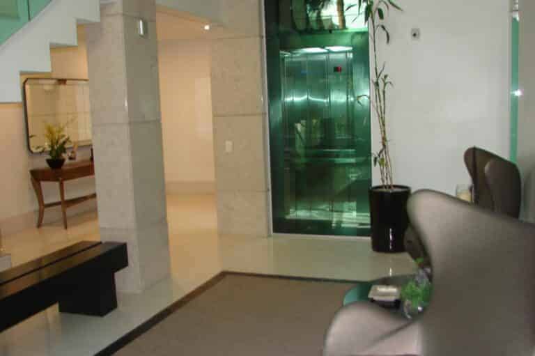 Apartamento para alugar – 2 quartos sendo 1 suíte – Centro | Florianópolis/SC.