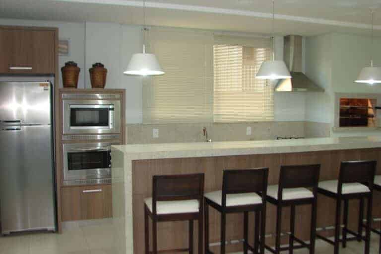 Apartamento para alugar – 2 quartos sendo 1 suíte – Centro | Florianópolis/SC.