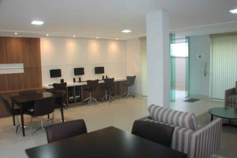 Apartamento para alugar – 2 quartos sendo 1 suíte – Centro | Florianópolis/SC.