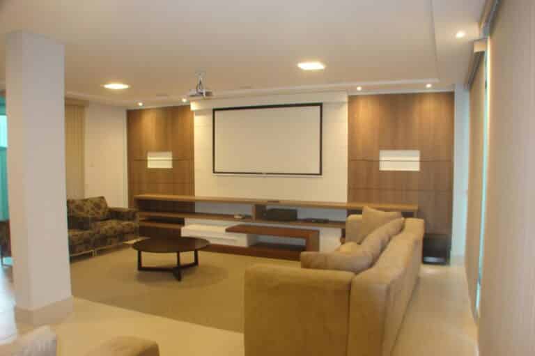 Apartamento para alugar – 2 quartos sendo 1 suíte – Centro | Florianópolis/SC.