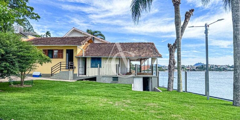Casa a venda – Cacupé, Florianópolis, SC.