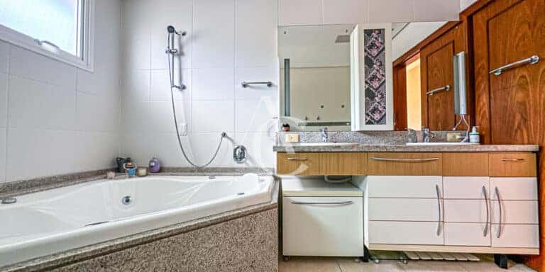 Casa a venda – Cacupé, Florianópolis, SC.