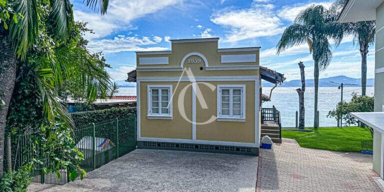 Casa a venda – Cacupé, Florianópolis, SC.