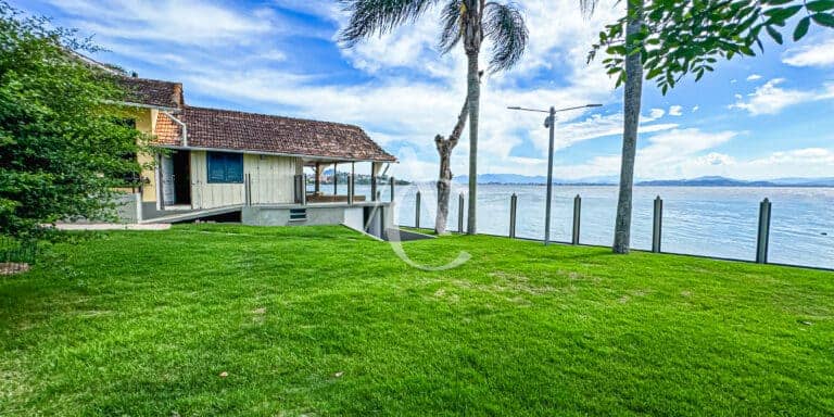 Casa a venda – Cacupé, Florianópolis, SC.
