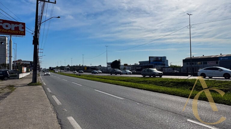 Terreno para locação, as margens da BR 101, São José, SC.