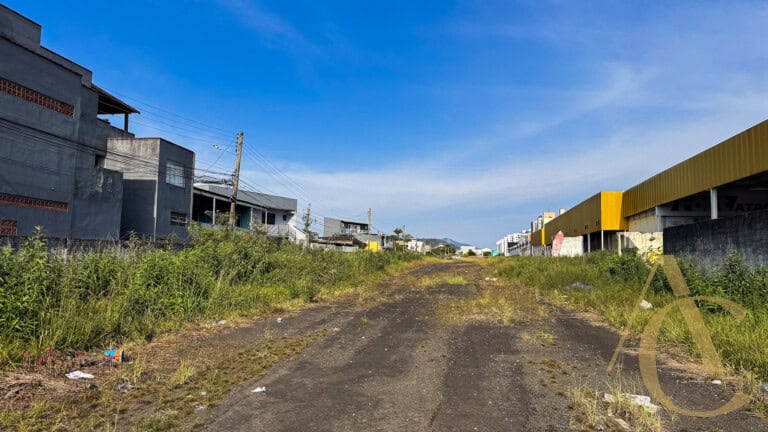 Terreno para locação, as margens da BR 101, São José, SC.