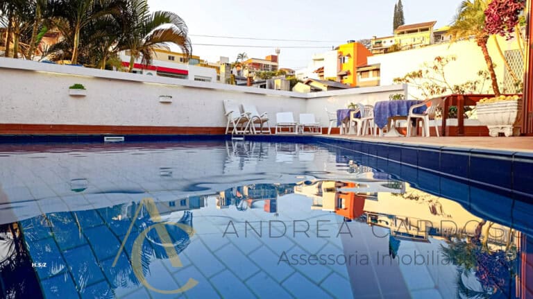 Casa à venda com piscina, espaço gourmet e pomar – Centro, Florianópolis/ SC.