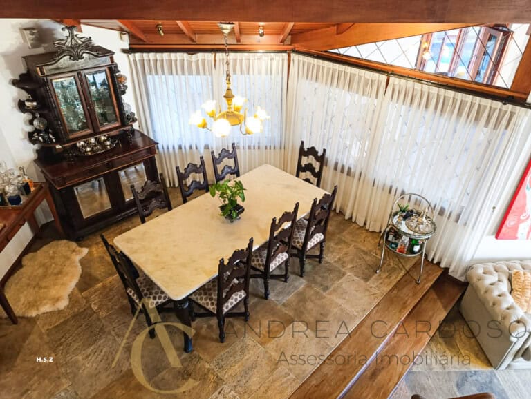 Casa à venda com piscina, espaço gourmet e pomar – Centro, Florianópolis/ SC.