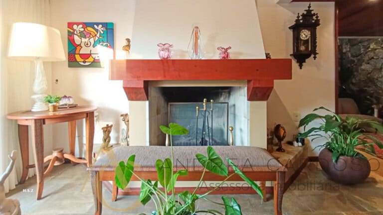 Casa à venda com piscina, espaço gourmet e pomar – Centro, Florianópolis/ SC.