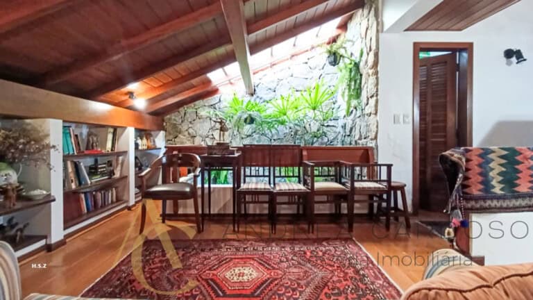 Casa à venda com piscina, espaço gourmet e pomar – Centro, Florianópolis/ SC.