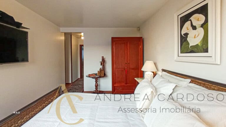 Casa à venda com piscina, espaço gourmet e pomar – Centro, Florianópolis/ SC.