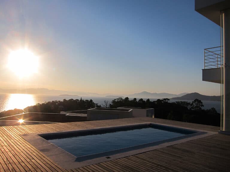 Casa residencial para alugar –  Vista mar – Cacupé – Florianópolis/SC.