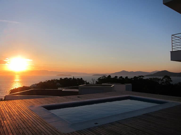 Casa residencial para alugar –  Vista mar – Cacupé – Florianópolis/SC.