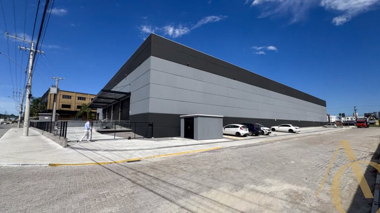 Loja para alugar – BR 101 – Palhoça, SC.