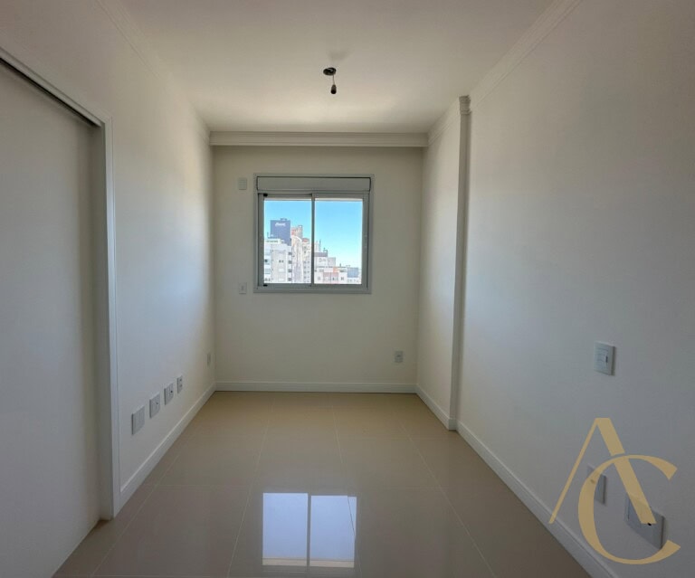 Apartamento à venda – 1 suíte e 2 demi-suíte/Espaço Gourmet – Campinas – São José/SC.